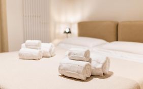 B&B A C-Caste